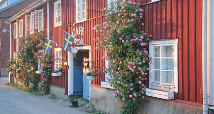 Garvaregården Hotel and B&B