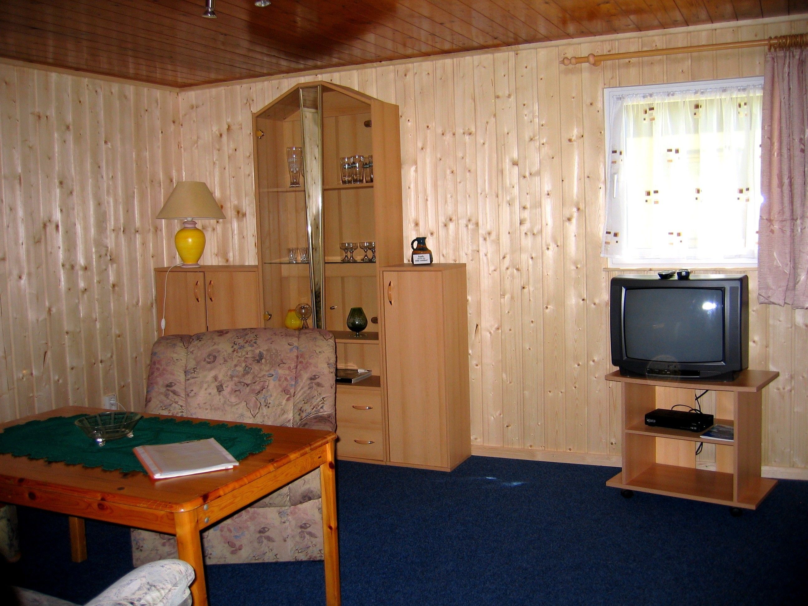 บังกะโล, 2 ห้องนอน (4) | ห้องนั่งเล่น | ทีวี, โต๊ะปิงปอง