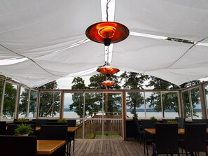 Breakfast, lunch, dinner served; beach views - Hotell Grönfeltsgården (Karlskoga)