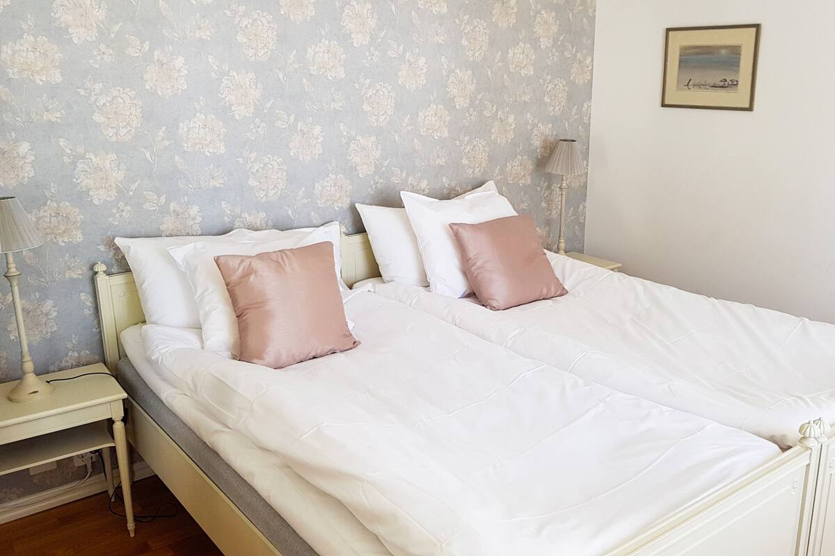 Double Room, 2 Twin Beds | Desk, blackout drapes, iron/ironing board, cribs (free)