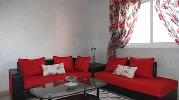 32-inch LCD TV with satellite channels, TV