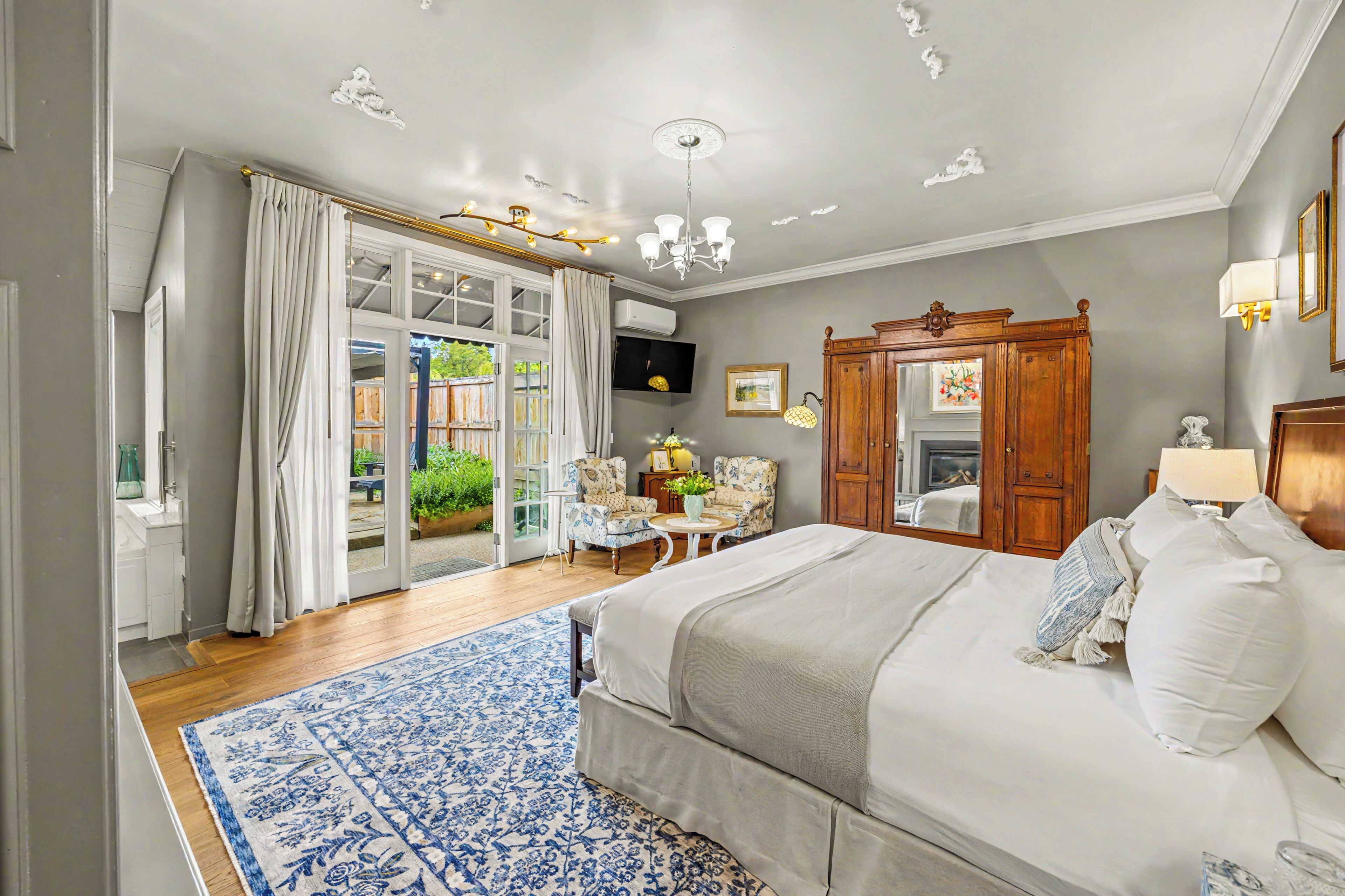Suite Premier, 1 cama King size, patio, vista al jardín | Ropa de cama de alta calidad y camas con efecto memoria 