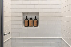 Bathroom - McCully House Inn (Jacksonville)