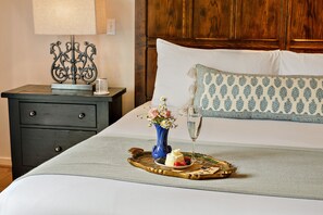Jacksonville Suite, Room 14 (Ground floor, no stairs) | Premium bedding, memory foam beds, individually decorated - McCully House Inn (Jacksonville)