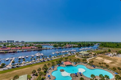Barefoot Resort North Tower by Condo-World