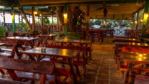 Restaurant - Paso Del Alaska Resort (Juayua)