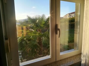 Comfort-huoneisto, 1 makuuhuone | Äänieristys, silitysrauta/-lauta, ilmainen Wi-Fi, vuodevaatteet