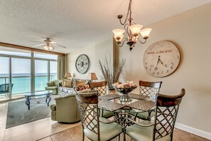 Interior - Crescent Keyes by Condo-World (North Myrtle Beach)