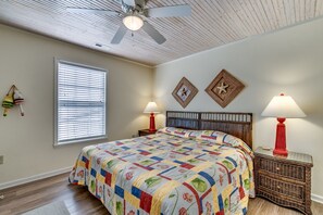 House, 5 Bedrooms, Pool View | 5 bedrooms, iron/ironing board, free WiFi, bed sheets - High C's by Condo-World (North Myrtle Beach)