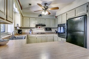 House, 5 Bedrooms, Pool View | Private kitchen | Fridge, microwave, oven, stovetop - High C's by Condo-World (North Myrtle Beach)