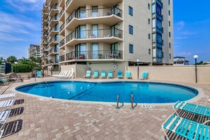 Outdoor pool, pool loungers