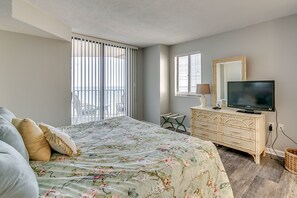 Condo, 4 Bedrooms, Beach View