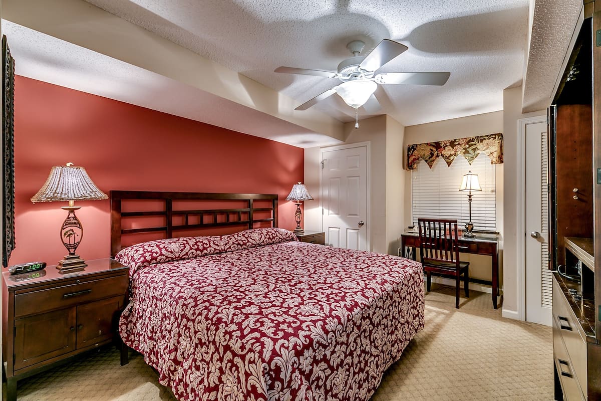 Iron/ironing board, free WiFi, bed sheets