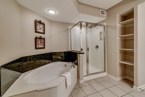 Jetted tub