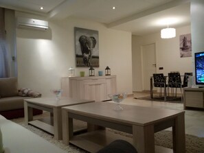 Living room - Spacious Apartment Downtown (Casablanca)