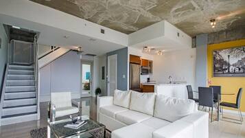 Apartment (Luxurious 2/2.5 at Midtown Miami) | Living area | Flat-screen TV