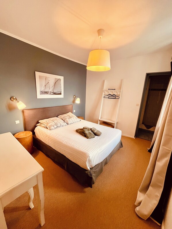 Habitación doble económica | Wifi gratis y ropa de cama 