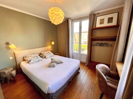 Wifi gratis y ropa de cama 