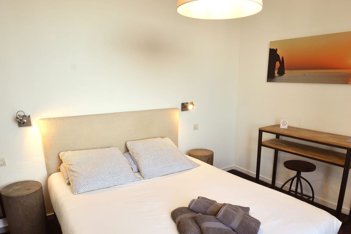 Economy Double Room | WiFi (free), bed sheets