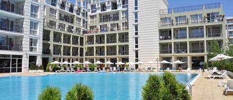 Indoor pool, outdoor pool
