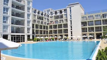 Indoor pool, outdoor pool