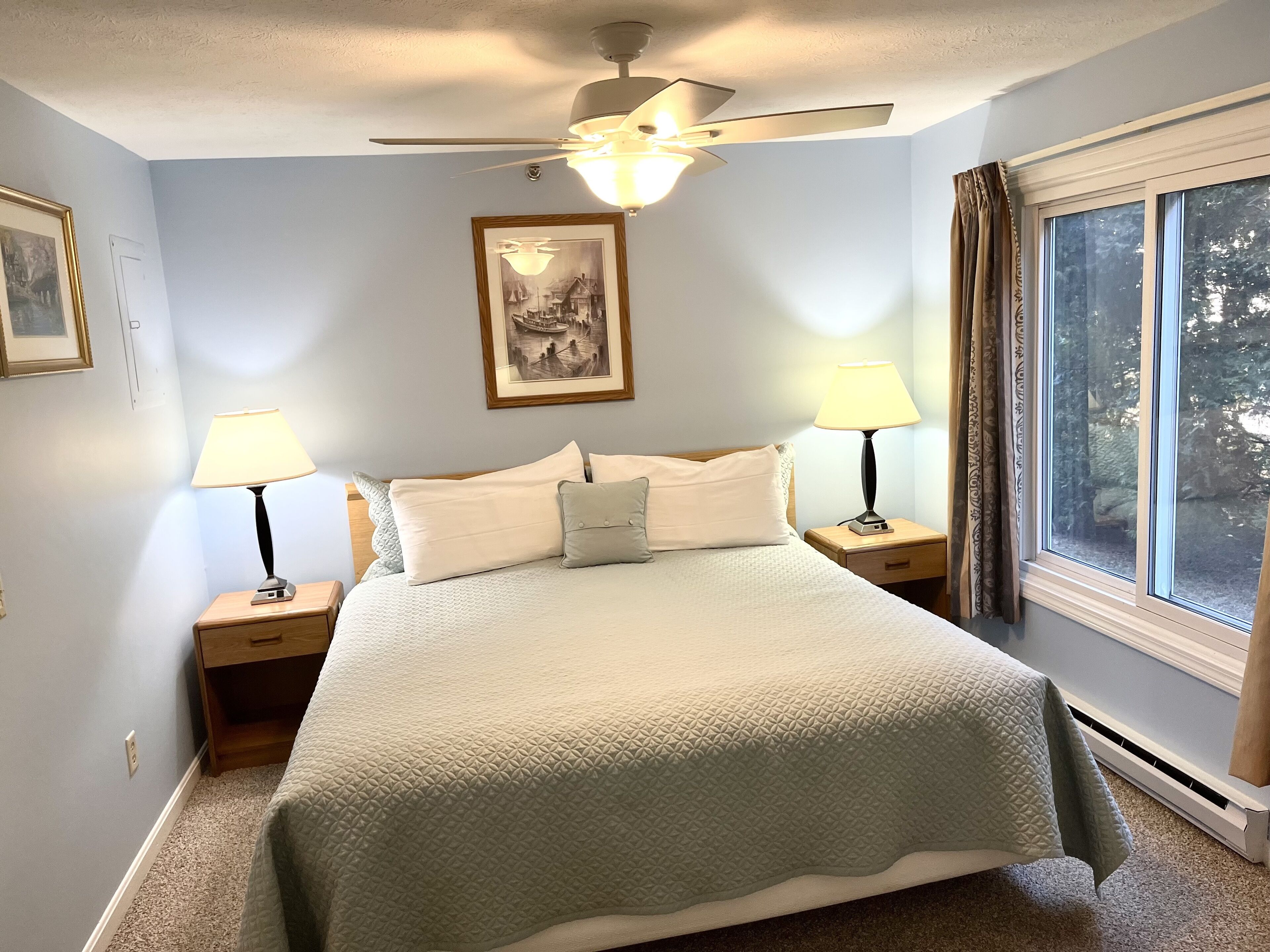 Standard Suite, 1 King Bed with Sofa bed | 1 bedroom, premium bedding, laptop workspace, iron/ironing board