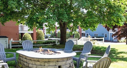 Elmwood Resort Hotel