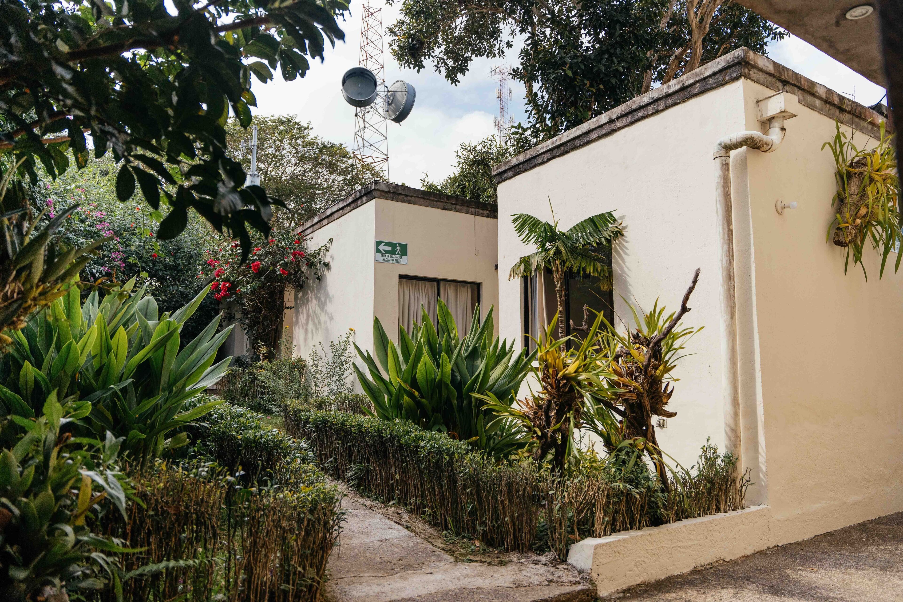 double room | living area | 42-inch smart tv with cable channels, tv