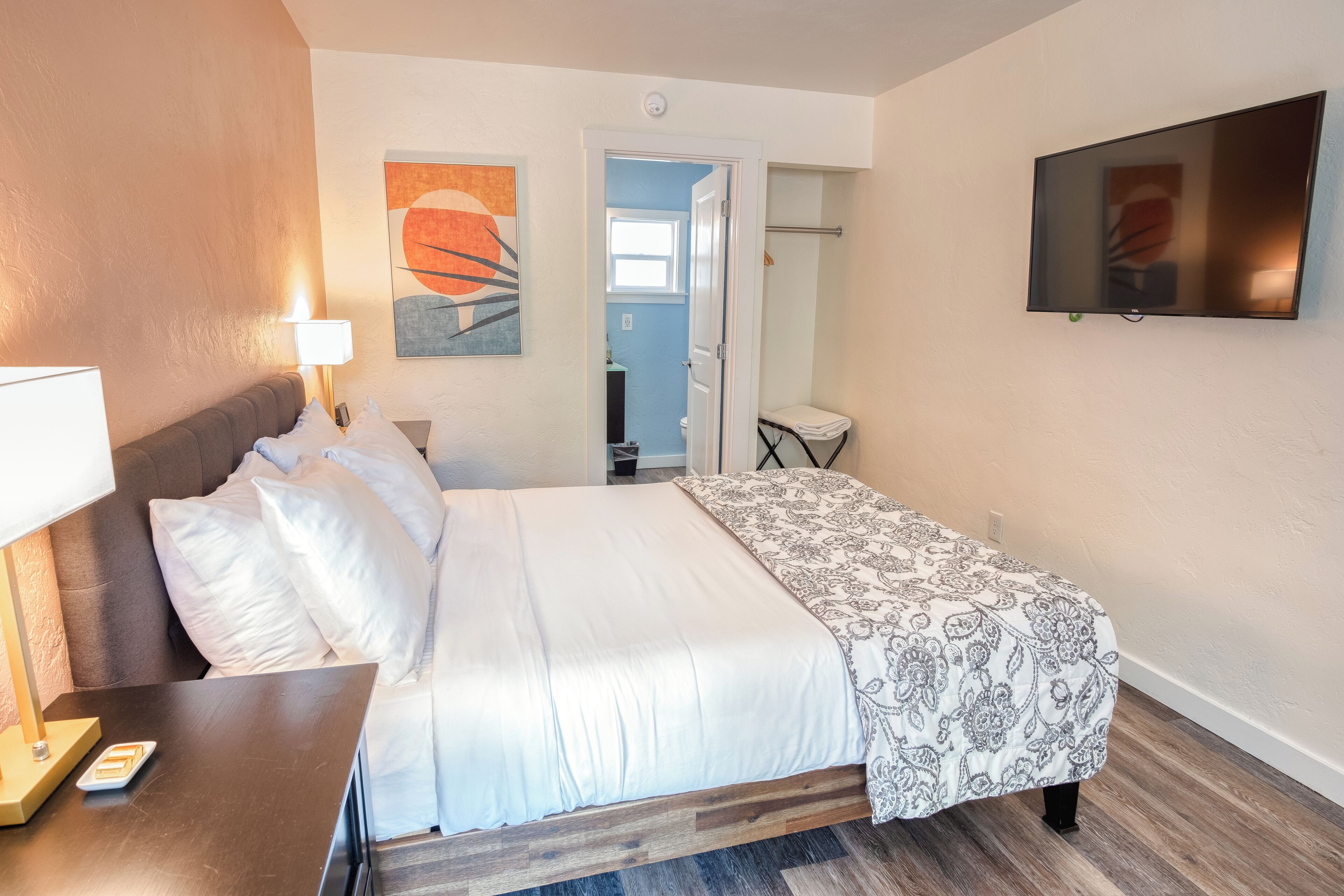 Premium-Zimmer, 1 Queen-Bett | Hochwertige Bettwaren, kostenloses WLAN