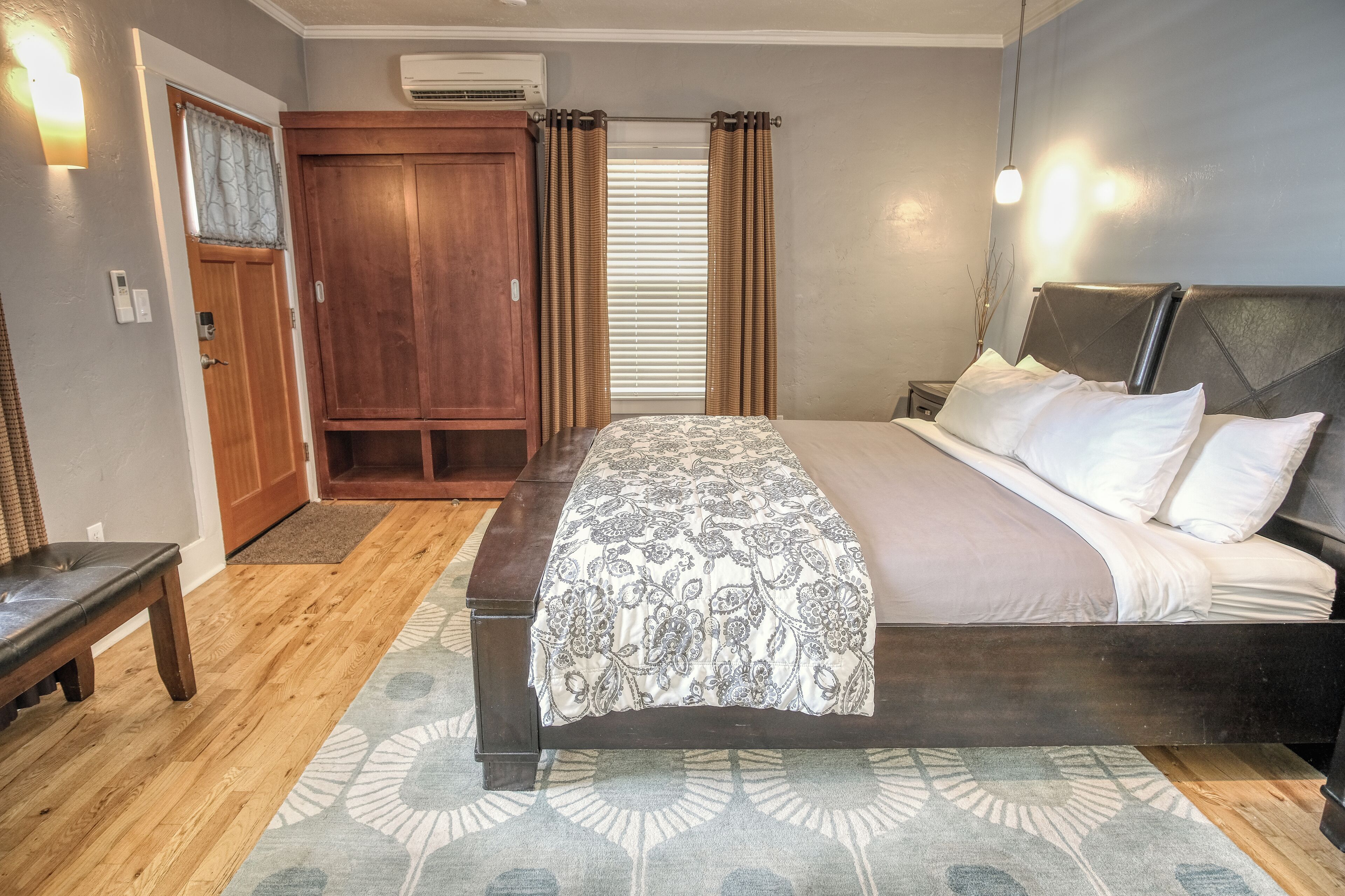 Luxury-Zimmer, 1 King-Bett, Kamin | Hochwertige Bettwaren, kostenloses WLAN