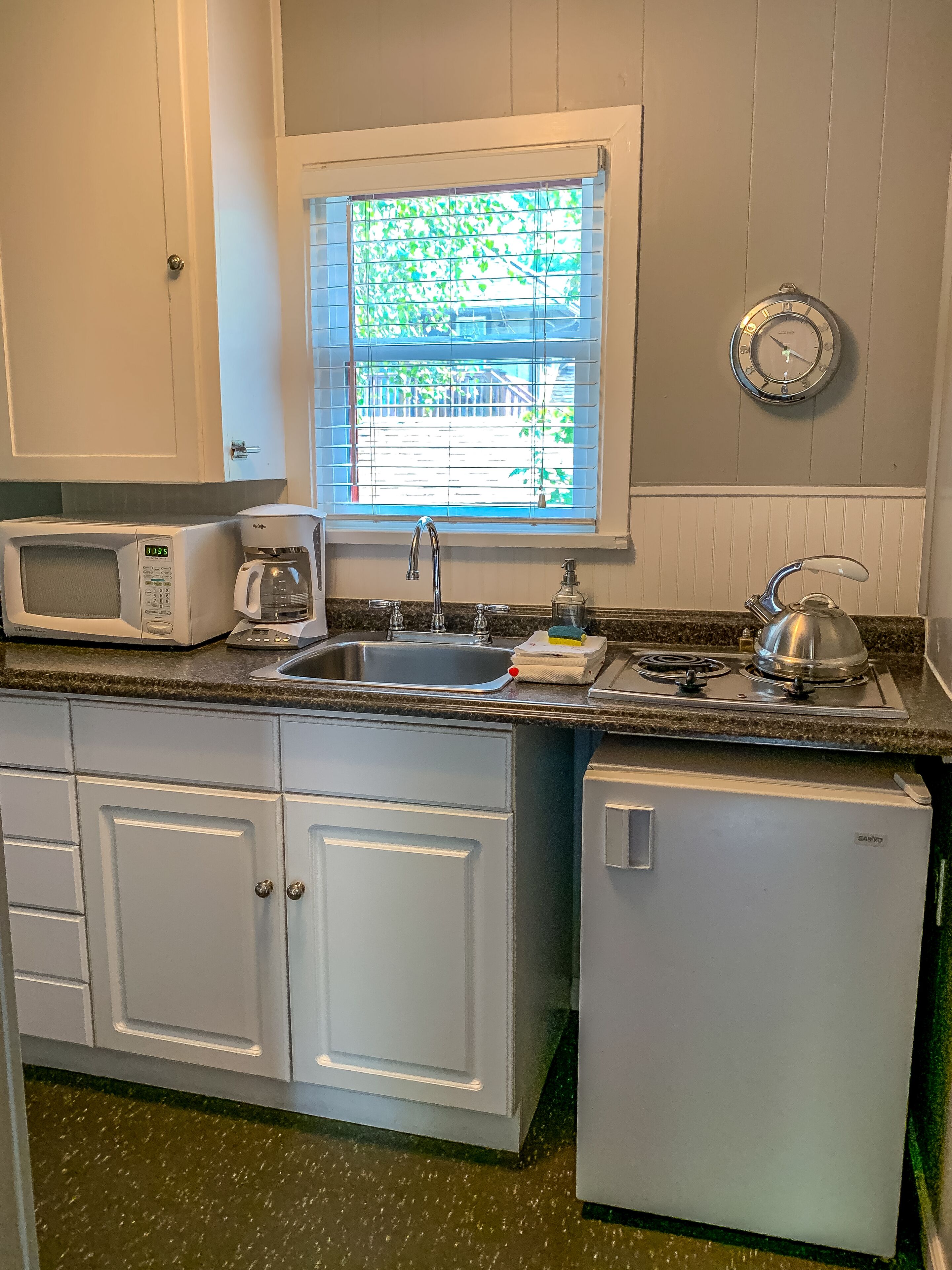 deluxe suite, 2 bedrooms, kitchen | private kitchen