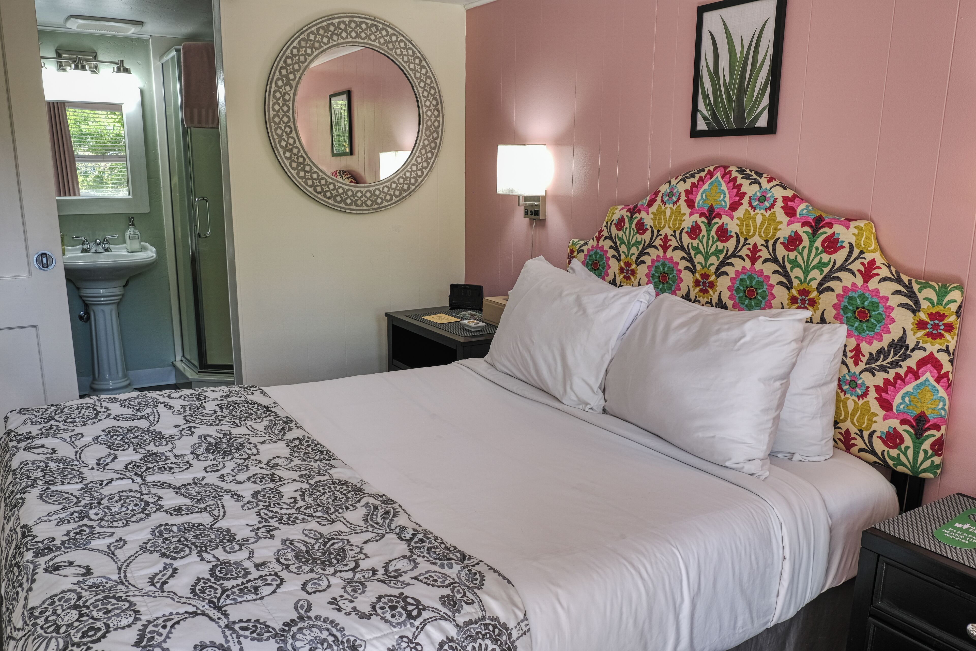 Standard-Doppelzimmer, 1 Doppelbett, Terrasse | Hochwertige Bettwaren, kostenloses WLAN