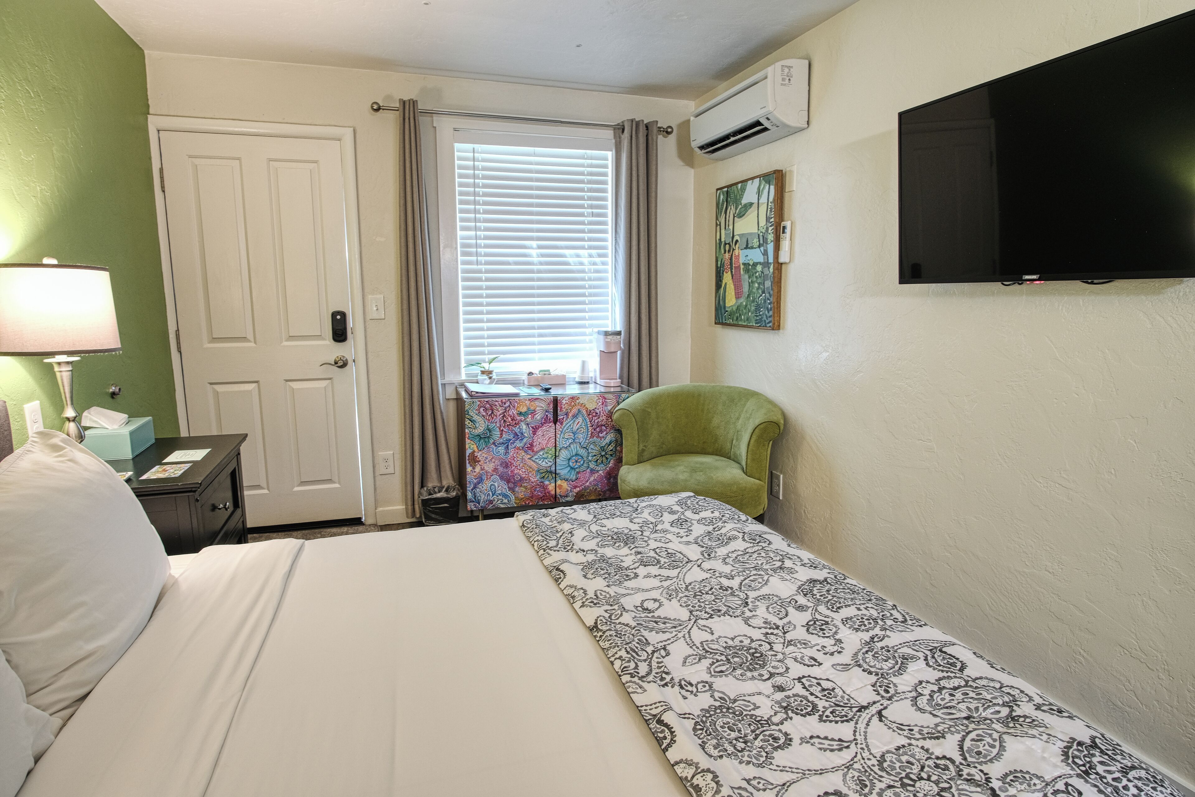 Premium-Zimmer, 1 Queen-Bett | Hochwertige Bettwaren, kostenloses WLAN