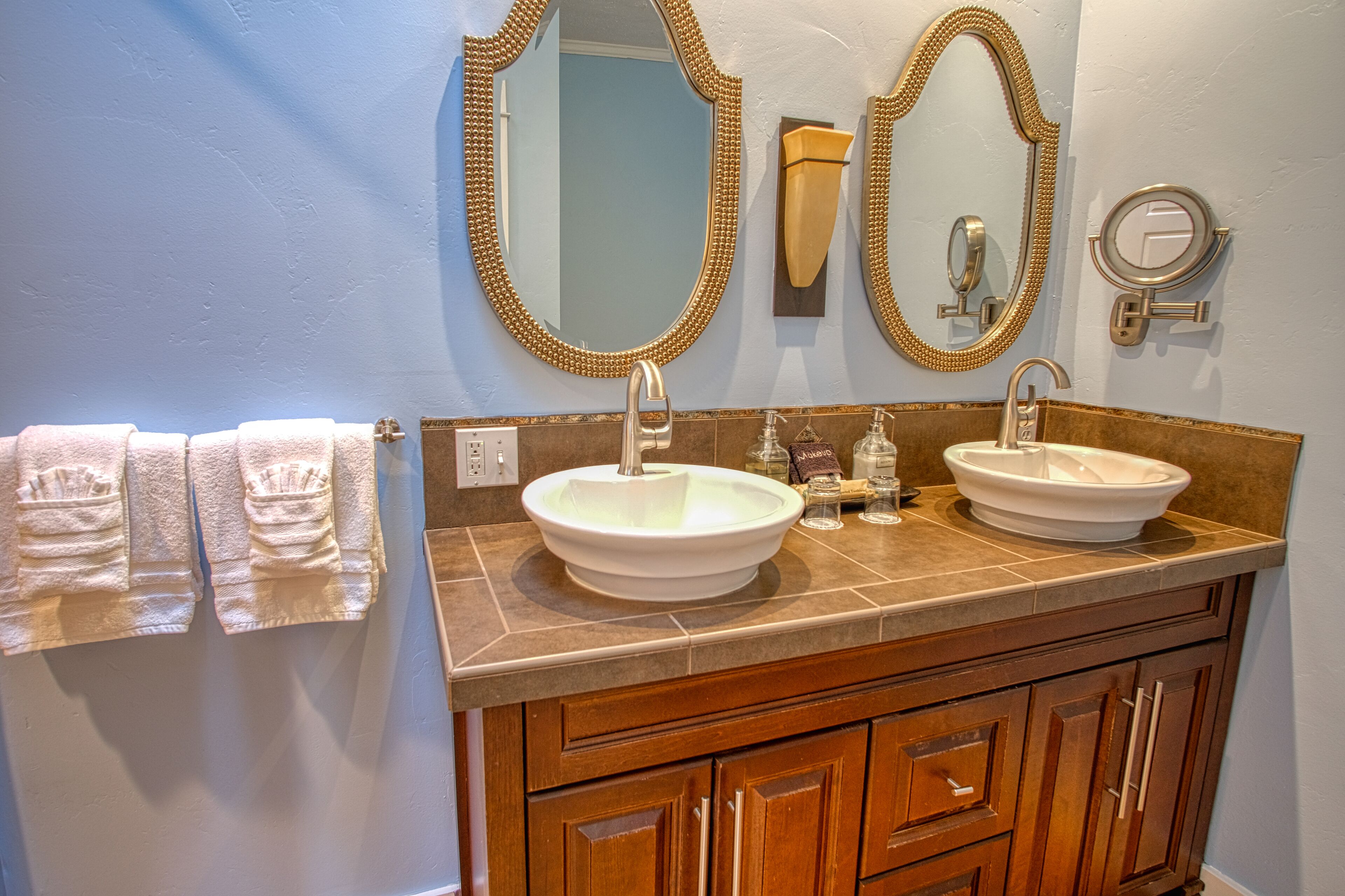 luxury room, 1 king bed, fireplace | premium bedding, free wifi