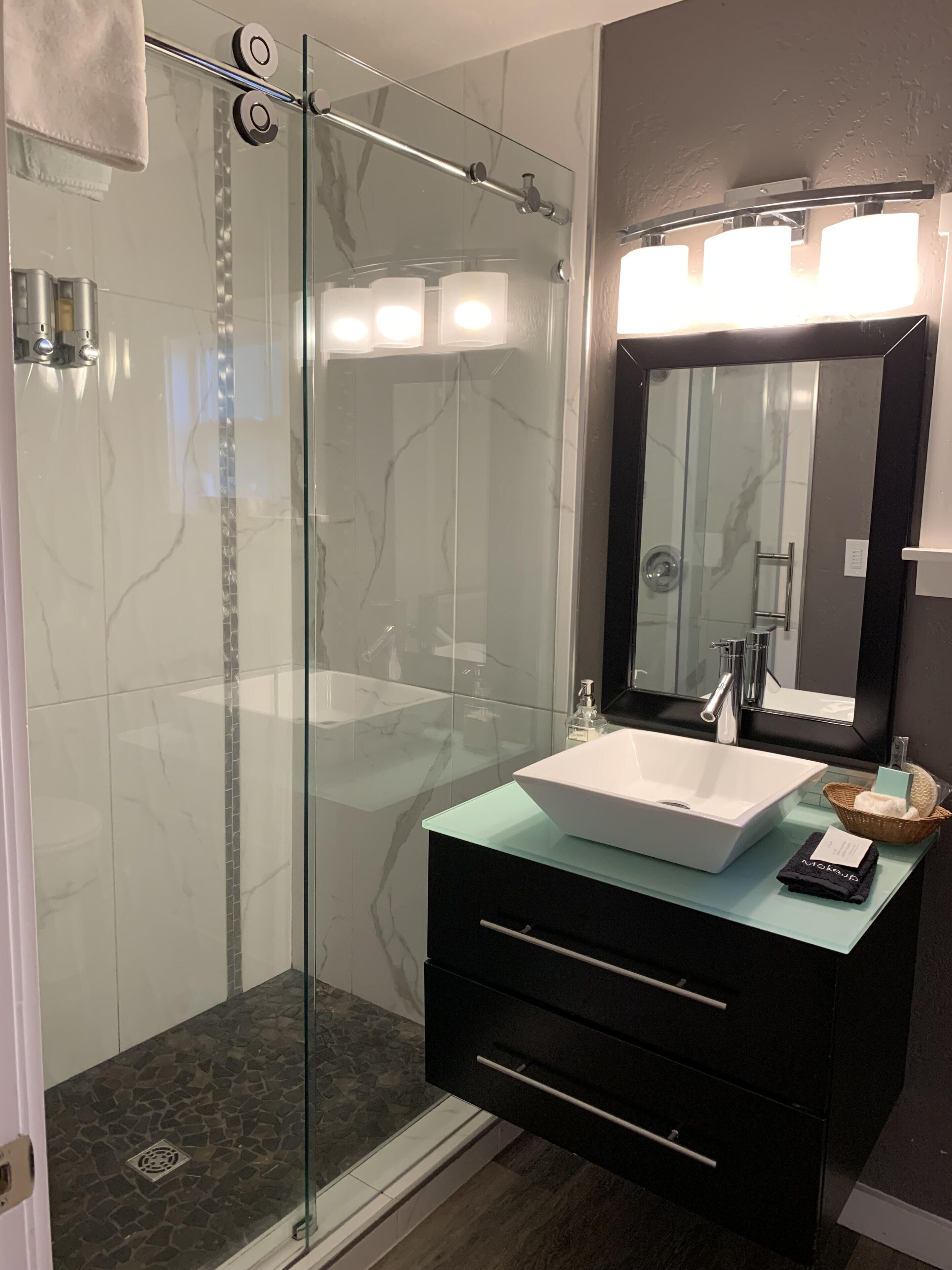 premium room, 1 queen bed | bathroom | hair dryer, towels