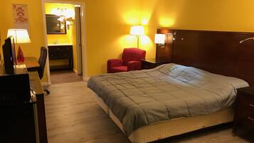 Kamar Deluks, 1 Tempat Tidur King | 1 kamar tidur, meja kerja, setrika/meja setrika, dan Wi-Fi gratis