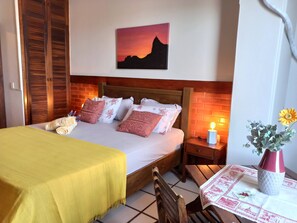 Blackout curtains, iron/ironing board, free WiFi, bed sheets - Atlantica Flats (Rio de Janeiro)