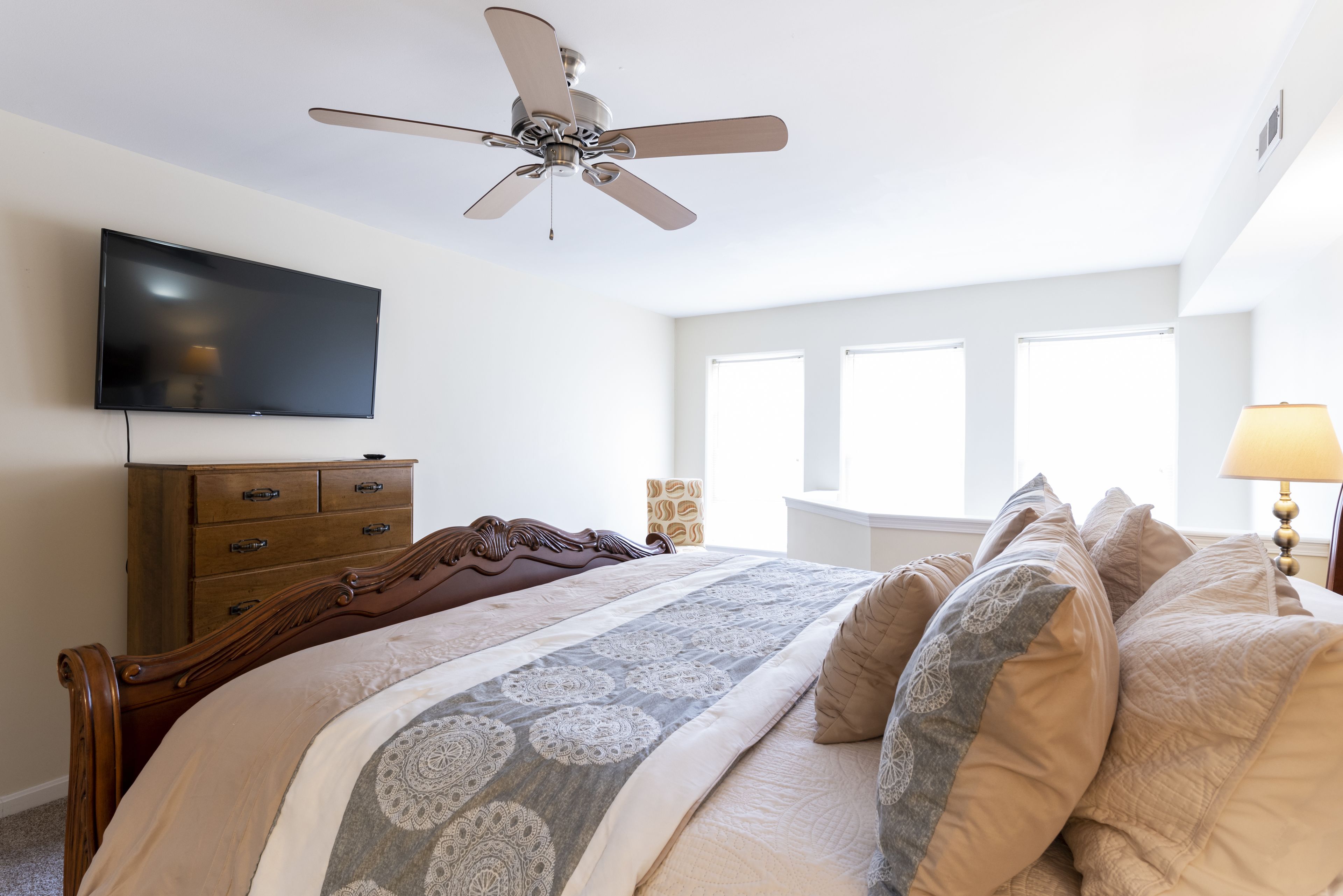 premium room | 2 bedrooms, premium bedding, desk, iron/ironing board