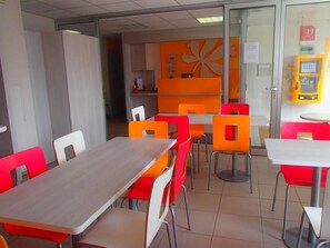 Kontinental frokost hver dag (EUR 5.00 per person)