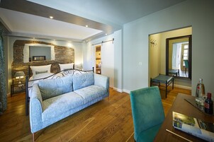 Standard Double Room | Living area | Flat-screen TV