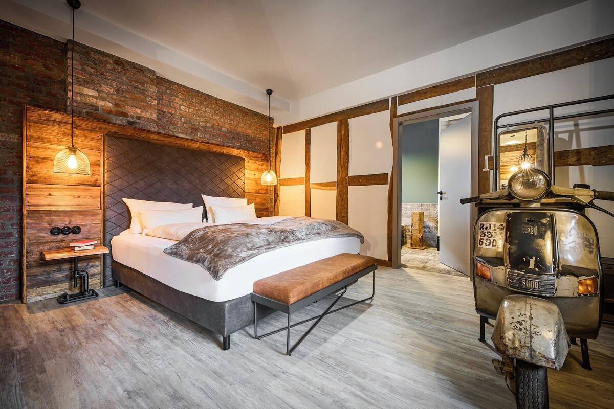 basic condo | hypo-allergenic bedding, individually decorated, individually furnished