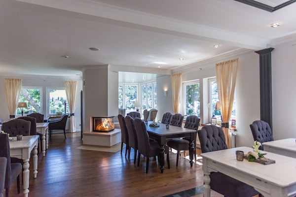 Daily buffet breakfast (EUR 18.5 per person)