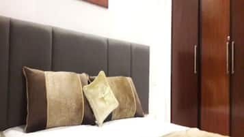 2 habitaciones, escritorio y cunas gratuitas