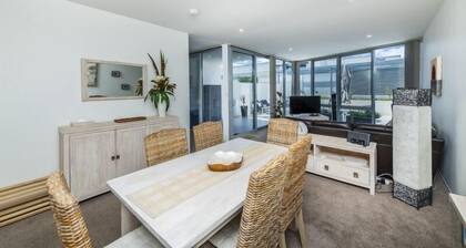Accommodate Canberra - Lakefront