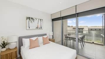 Individually furnished, iron/ironing board, free WiFi, bed sheets