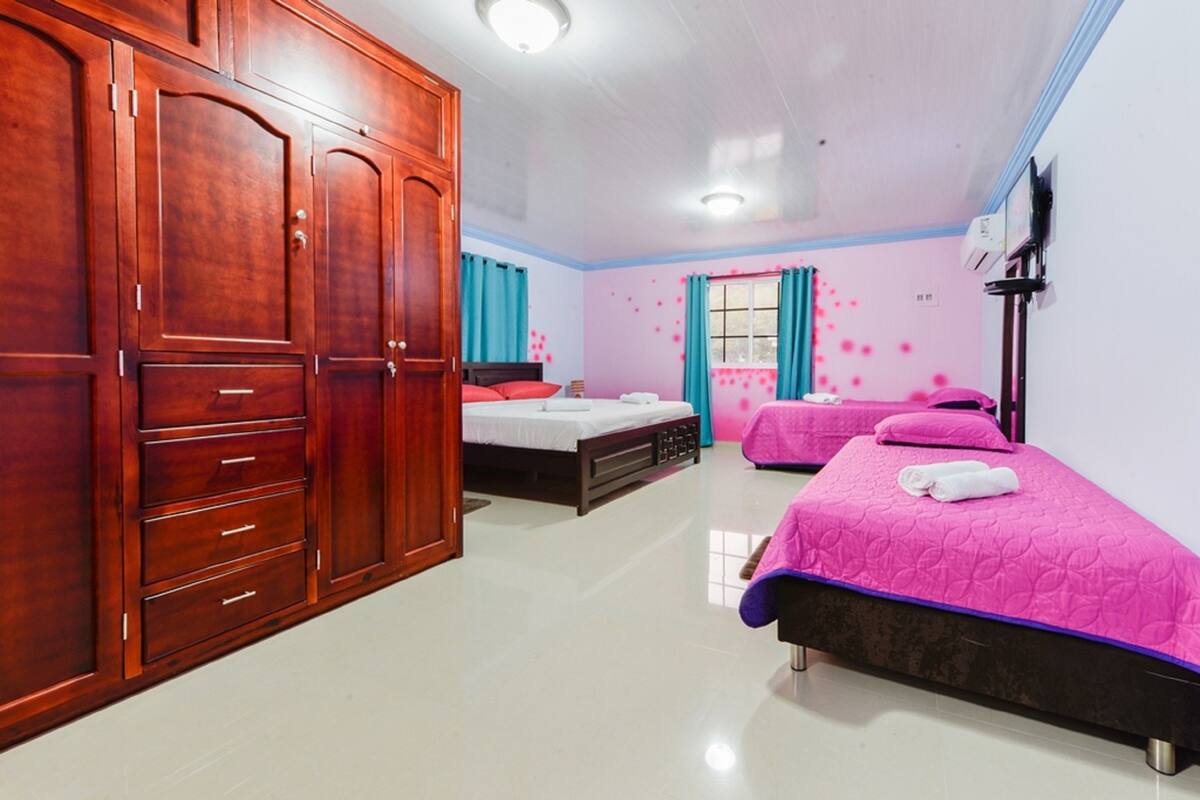 Deluxe Room | Iron/ironing board, free WiFi, bed sheets, wheelchair access