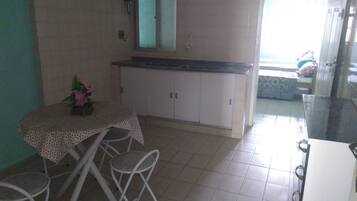 Kamar Triple