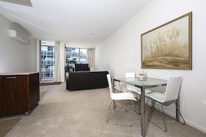 Apartemen, 1 kamar tidur (27/3 Gordon Street) | Makan di kamar