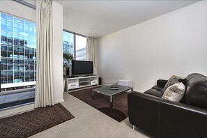 Apartment, 1 Bedroom (27/3 Gordon Street) | Living room