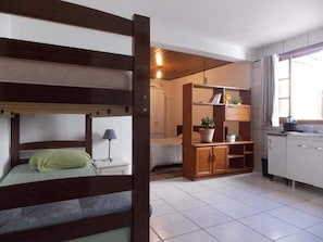 Apartamento 4 Quartos | Fer et planche Ă repasser, Wi-Fi gratuit, draps fournis